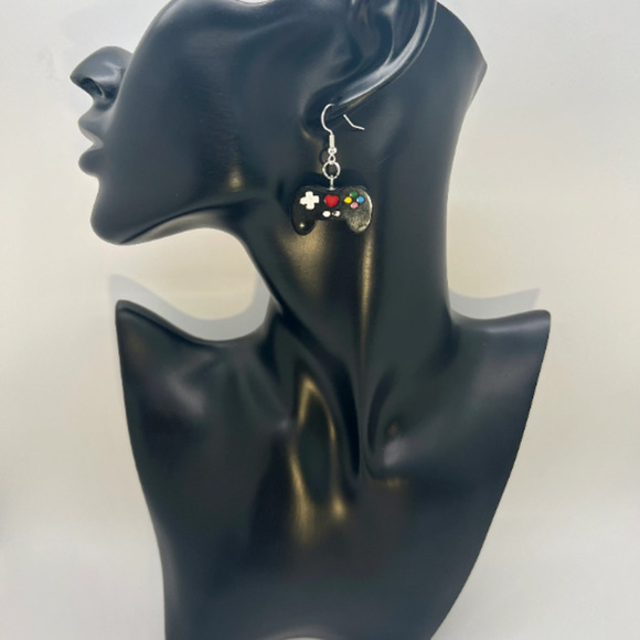 Video Game Controller Earrings - Dangle Earrings - Gamer Earrings - RPG Earrings - Picture 5 of 6